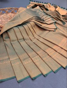 Ropa de novia de diseño, Saree de seda suave, ropa de fiesta tradicional, Color impresionante, tejido completamente dorado - Product Image 5