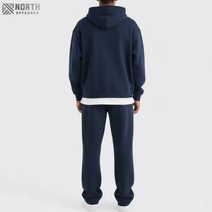 Sudadera con capucha y pantalón de chándal de invierno para hombre con borde de dobladillo crudo y corte estampado de algodón personalizado OEM - Product Image 2