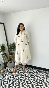Avec de magnifiques ensembles de costumes en PUR COTON KHADI ALINE KURT Avec PLAZZO, il est magnifiquement décoré - Product Image 5