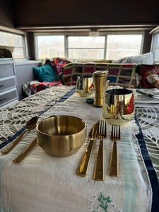 RARE Caravane Comet 1969 (Caravane d'Époque Originale) au Design Traditionnel avec Alimentation Intégrée et Espace de Préparation pour Garantie - Product Image 3