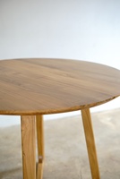 Table à manger ronde moderne de luxe en teck massif pour 4 personnes avec hauteur réglable pour la maison, le bar, le bureau à domicile, les hôtels et les entrées