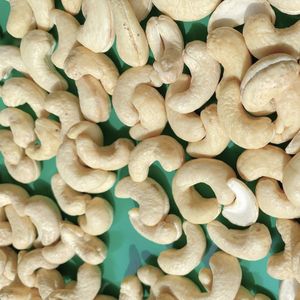 Vente en gros bon marché W320 noix de cajou Vietnam-noix de cajou noix de cajou cassées court délai - Product Image 1