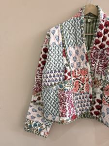 Veste en coton matelassée à imprimé floral de style hippie indien pour femmes - Product Image 4