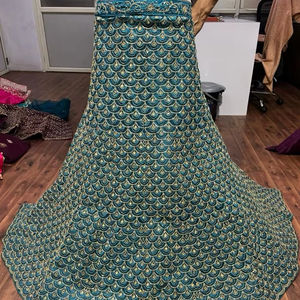 Red de trabajo de lentejuelas pesadas modernas hasta el suelo Lehenga Choli mujeres 3M Flair 2,5 M cuatro lados Butti borde bordado 1,2 M Choli - Product Image 3