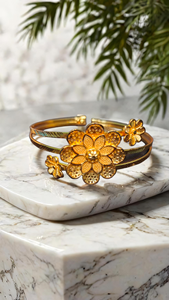 Anillo listo para enviar con chapado en oro de 22 quilates y diseño de flores, anillo hecho a mano de estilo moderno, joyería a la venta por exportadores - Product Image 3