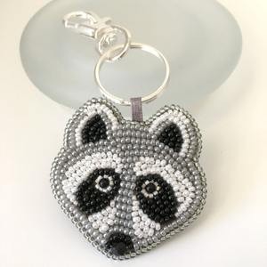 Porte-clés élégant fait main avec broderie perlée, motif bouteille de jus en tissu écologique multicolore, breloque fantaisie en cristal mignon - Product Image 2