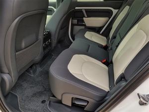 Gran Oferta: Land Rover Defender 130 X - Dynamic SE AWD Usado del 2023 - Product Image 4