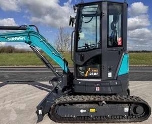 2025 pour SUNWARD SWE25UF Mini pelle pelle moteur divers y compris moteur pompe boîte de vitesses engrenage PLC roulement - Product Image 1