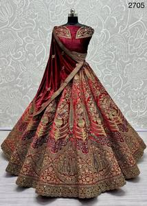 Lehenga Choli de Diseñador FABZONE, Ropa Casual para Bodas con Trabajo de Hilos Múltiples y Lentejuelas - Product Image 6