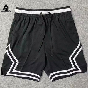 Shorts de basket-ball pour hommes respirants en jersey imprimé sans étiquette 100% coton, écologiques et à séchage rapide - Product Image 2