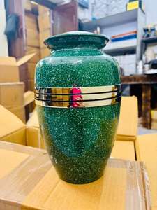 Urna Funeraria Grande de Aluminio Estilo Americano para Cenizas de Adultos, 10 Pulgadas, 220 Pulgadas Cúbicas de Capacidad, Diseño de Mariposa HD Hecho a Mano - Product Image 4