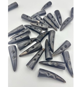 Botón de Palanca de Cuerno de 2 Orificios Resistente, Suministro al por Mayor para Fabricantes de Ropa - Product Image 5