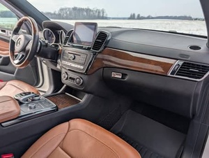 MERCEDES-BENZ GLS 550 2017 MÁS VENDIDO, V8 Biturbo, Tracción en las Cuatro Ruedas, Paquete de Asistencia al Conductor, Sin Modificar - Product Image 2