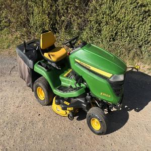Oferta al por mayor ahora en vivo en John Deeree X350R Ideal para paisajistas minoristas y concesionarios con envío rápido - Product Image 1