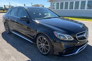 Mercedes-Benz E63 S AMG Sedán 2015 Usado, ~33,400 Millas, V8 Biturbo, Tracción en las Cuatro Ruedas, Mayormente de Propiedad del Sur - Product Image 3