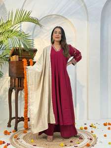 Ensemble Kurti Dupatta Ghera Romain Élégant Vêtement Ethnique Traditionnel pour Femmes Collection Festive & Party - Product Image 2