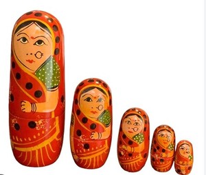 Ensemble de poupées gigognes en bois peintes à la main de 5 poupées matriochka décoratives de style russe pour la collection de décoration intérieure et l'utilisation de cadeaux - Product Image 3