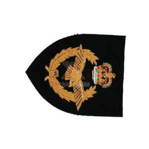 Badges brodés à la main durables à étiquette privée, couleur unie, design unique - Product Image 6