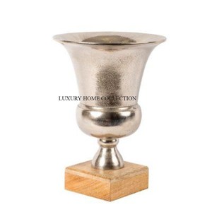 Diseño estándar hecho a mano chapado en oro mesa nueva llegada latón trompeta más alta calidad decoración fiesta florero boda - Product Image 2