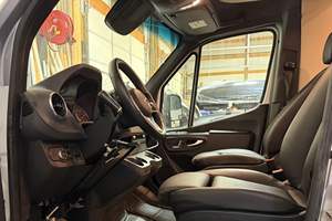 Camping-car d'occasion en bon état, Mercedes-Benz Sprinter 3500XD Tiffin Wayfarer 25QW 2020, 12 700 miles, moteur V6 turbodiesel - Product Image 3