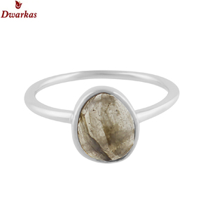 Anillo de plata de ley 925 con cuarzo rosa de diseño simple y elegante, con piedra de forma especial para damas y niñas, disponible en stock. - Product Image 4