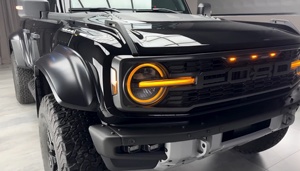 Ford Bronco Raptor 2024, Camioneta con Faros LED, Neumáticos R20, Volante a la Izquierda, Exterior Negro - Product Image 6
