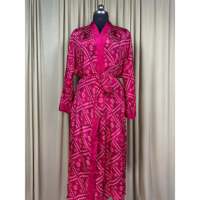 Robe de plage vintage chic bohème pour femme en soie de sari recyclée, tenue de villégiature, kimono de style gypsy, tenue décontractée, maillot de bain, col en V, 3/4
