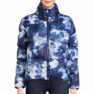 เสื้อแจ็คเก็ตกันลมพิมพ์ลายตามสั่งสำหรับผู้หญิง แจ็คเก็ตฤดูหนาวลายมัดย้อม แจ็คเก็ตพัฟเฟอร์แบบซับลิเมชั่นสำหรับผู้หญิง - Product Image 1