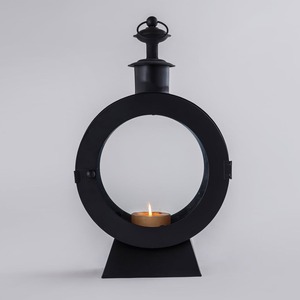 Adorno de cena romántica, candelabro de Metal de hierro creativo, revestimiento de polvo negro, tarro de linterna de hierro elegante, vela, habitación de luz - Product Image 1
