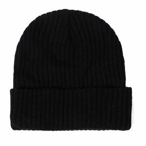 Gorros de Punto de Lana Acanalados con Logotipo Personalizado, Gorro de Invierno con Puño para Hombre y Mujer, Hecho en Pakistán - Product Image 5