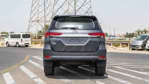 Nuevo/USADO Toyota Fortuner 2022, Cámara Trasera 360, Capacidad de Carga 31-40T, Emisión Diésel/GAS, Automático - Product Image 6