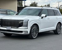 Hyundai Palisade Calligraphy 2026 Blanc Propre. Véhicule d'occasion, intérieur clair, sièges en cuir, SUV, toit ouvrant, camionnette, au meilleur prix et de qualité.