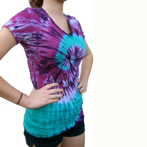 Camiseta de gran tamaño con estampado de tinte de corbata para mujer, nuevas camisetas de verano para mujer, a la moda ropa de calle, cuello en V para mujer - Product Image 3