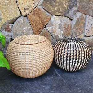 กล่องหวายทรงกลม ของตกแต่ง กล่องเก็บของทำมือ เป็นมิตรกับสิ่งแวดล้อม ของตกแต่งบ้านจากธรรมชาติ ขายส่งจากเวียดนาม - Product Image 1