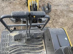 Excavadora sobre orugas 2023 E17C con motor Yanmar y componentes hidráulicos Eaton-Miniexcavadora de alta eficiencia - Product Image 3