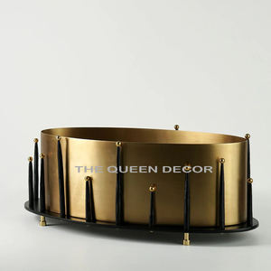 Cubo de Navidad de Metal de hierro de alta calidad, decoración moderna para el hogar y el jardín del Hotel con diseño de tela eléctrica de Papá Noel - Product Image 6