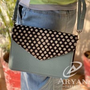 Nouveau Style cuir recyclé couleur trapu sac à bandoulière haute qualité imprimé Animal fourrure cuir sac à main multicolore femmes sac à bandoulière - Product Image 1