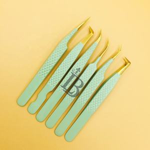 Nouvelles pinces à extensions de cils très demandées, à pointe dorée, avec logo Mink, pointe en fibre offerte et manche incurvé offert - Product Image 2