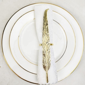 Anillos de Servilleta Metálicos con Diseño de Hojas, Elegantes y Bien Hechos, Elevan las Mesas de Buffet y Banquetes con un Aspecto Pulido y Sofisticado - Product Image 6