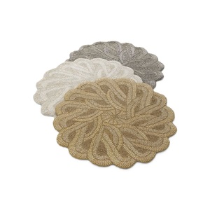 Napperons perlés élégants faits à la main pour la configuration de table rustique Tapis de table fantaisie avec broderie de perles de rocaille avec un design géométrique - Product Image 4