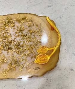 Plateau décoratif en résine avec poignées en or Plateau en résine véritable Bijoux faits à la main Plateau à parfum fourre-tout pour comptoir de coiffeuse - Product Image 4