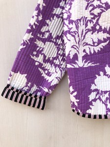 แจ็กเก็ตลายดอกไม้สีม่วงสำหรับผู้หญิงเสื้อคลุมผ้าฝ้ายพิมพ์ลายสไตล์โบฮีเมียนพร้อมกระดุมปิดแฮนด์เมดของขวัญวันหยุด - Product Image 4