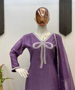 Kurta นักออกแบบในผ้าฝ้ายผสมผ้าสำหรับสวมใส่ง่ายและมีเสน่ห์ในเทศกาล - Product Image 2