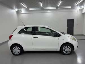 Toyota Yaris 1.0 de 3 Puertas T1 Usado, 2009, Volante a la Izquierda/Derecha - Product Image 2