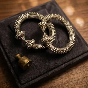 Tobillera Tradicional de Latón Oxidado para Mujer, Estilo Vintage |   Joyería Étnica Rajasthani para Bodas y Fiestas - Product Image 2