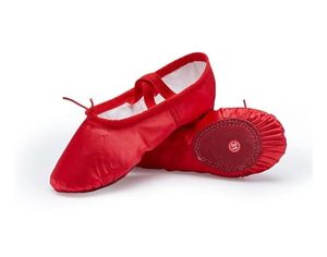 Chaussons de danse plats en satin rouge doux pour femmes, doublure en coton, semelle en caoutchouc - Product Image 1