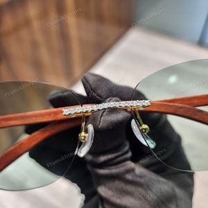 Lunettes de soleil vertes cloutées en acier inoxydable Moissanite de couleur VVS D de la plus haute qualité des fabricants indiens - Product Image 4