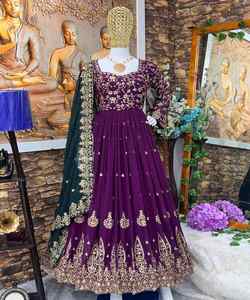 Glamour modeste: Abaya pour femmes robe musulmane Dubaï-infusez votre garde-robe avec des Abayas modestes et élégantes pour un mélange d'élégance - Product Image 3