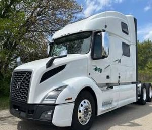 Venta Superior de Camiones Volvo VNL64T FREIGHTLINER USADOS, Años 2017, 2020 y 2022, Listos para Envío - Product Image 2