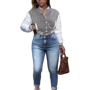 Veste universitaire OEM pour femmes de haute qualité Fabricant de vestes universitaires imperméables Vente en gros Vestes Letterman pour femmes - Product Image 3